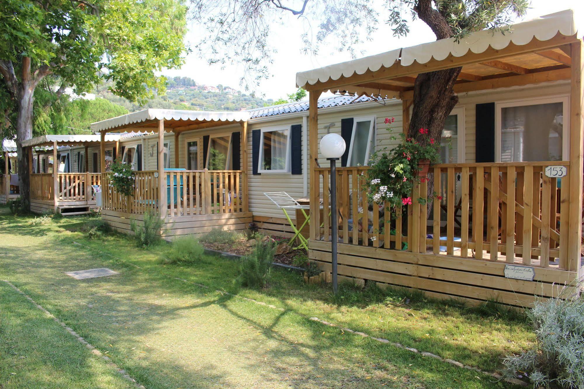 Camping Delfino Albenga Luaran gambar